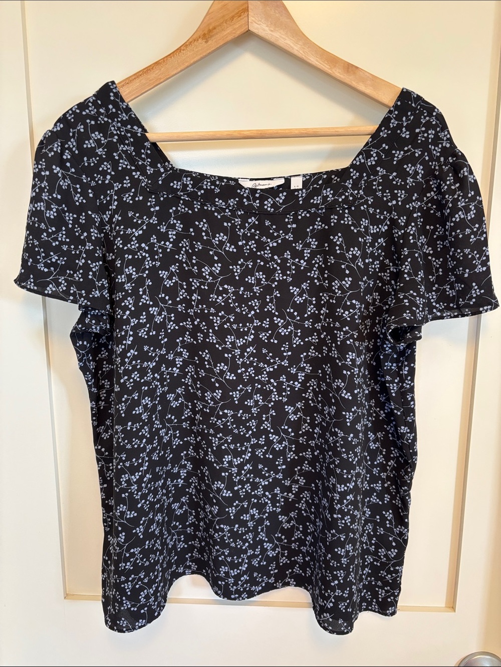 Reitmans Black Short-Sleeve Top with Light Blue Floral Print